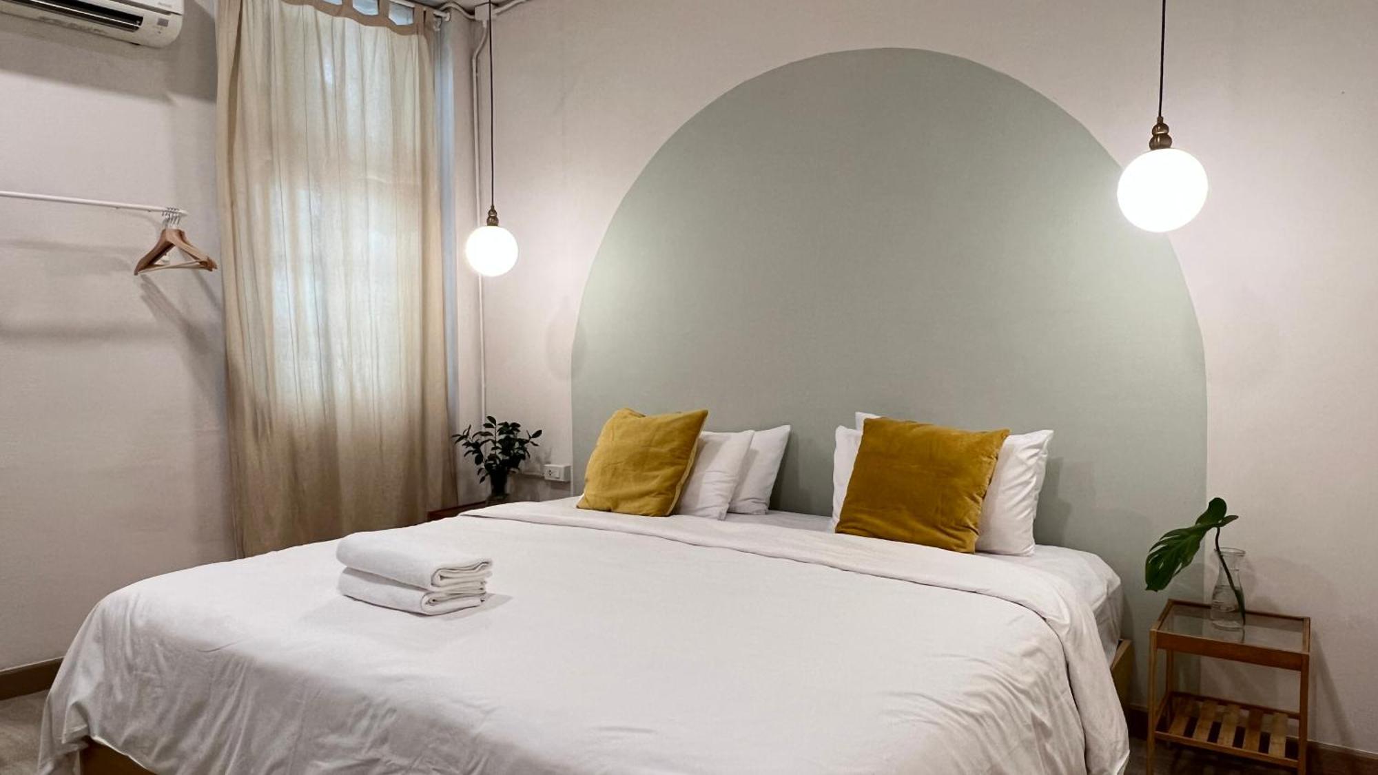 Hotel La Moon House à Salaya Extérieur photo